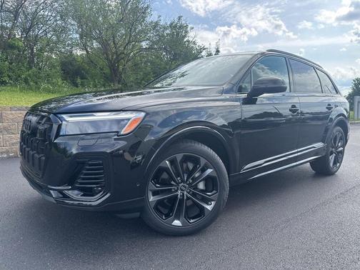 2025 Audi Q7 55 Premium Plus