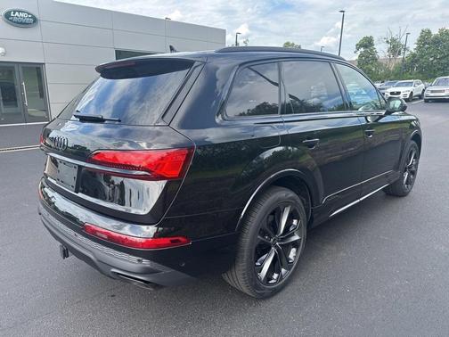 2025 Audi Q7 55 Premium Plus