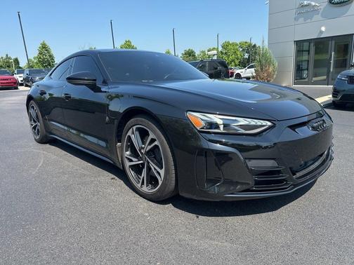 2023 Audi e-tron GT Premium Plus