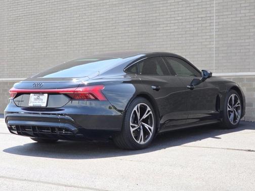 2023 Audi e-tron GT Premium Plus