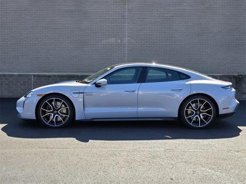 2025 Porsche Taycan Turbo