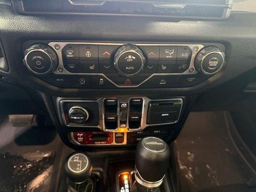 Black Clearcoat 2026 Jeep Gladiator Sport