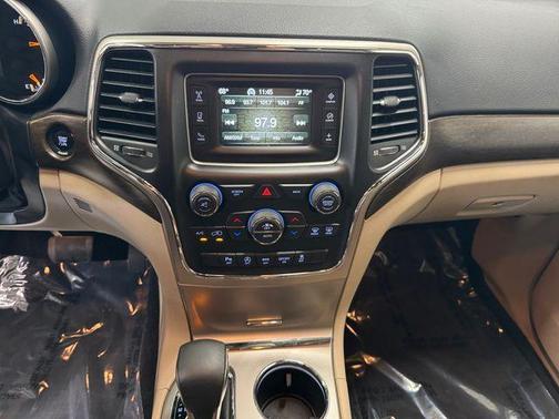 Bright White Clearcoat 2016 Jeep Grand Cherokee Laredo