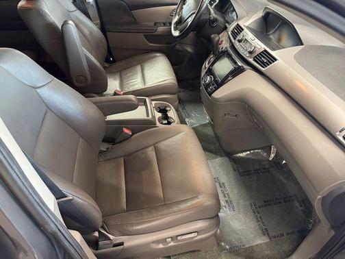 Gray 2016 Honda Odyssey EX-L