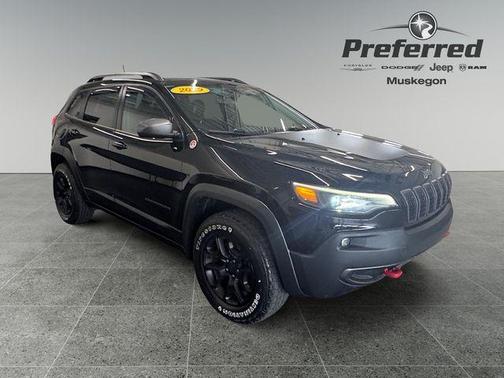Diamond Black 2019 Jeep Cherokee Trailhawk