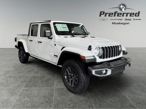 Bright White Clearcoat 2026 Jeep Gladiator Sport