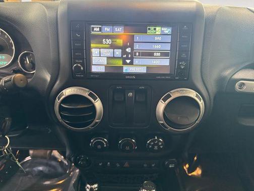 Granite Crystal Clearcoat Metallic 2017 Jeep Wrangler Sahara