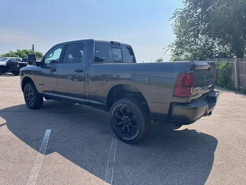 2025 RAM 2500 Big Horn Crew Cab 4x4 6'4' Box