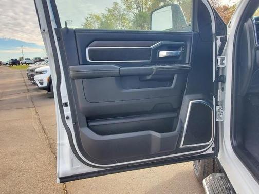 2025 RAM 2500 Laramie Crew Cab 4x4 6'4' Box