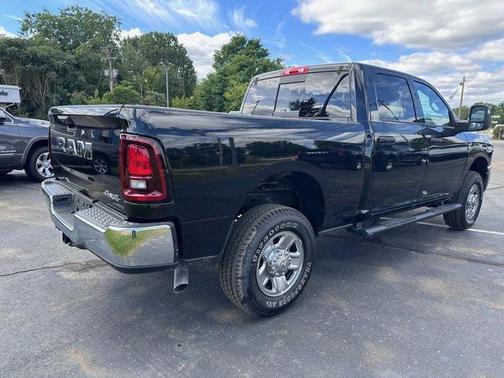 2025 RAM 2500 Tradesman Crew Cab 4x4 6'4' Box