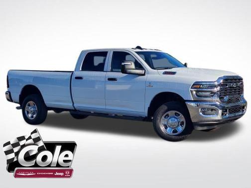 2025 RAM 2500 Tradesman Crew Cab 4x4 8' Box