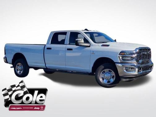 2025 RAM 2500 Tradesman Crew Cab 4x4 8' Box