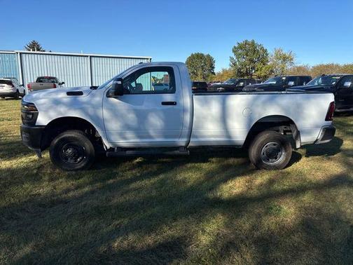 2025 RAM 2500 Tradesman Regular Cab 4x4 8' Box
