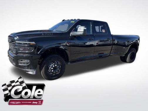 2025 RAM 3500 Limited Crew Cab 4x4 8' Box