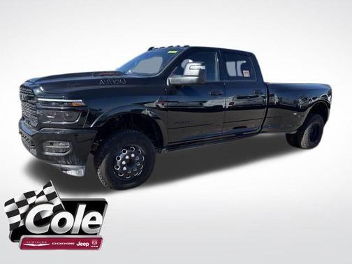 2025 RAM 3500 Limited Crew Cab 4x4 8' Box