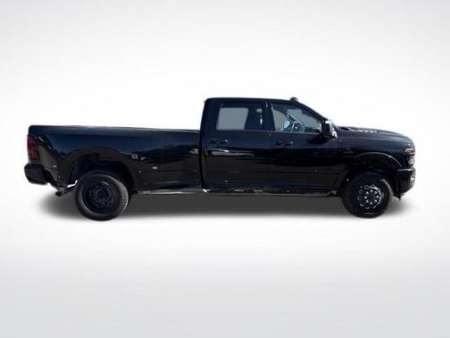 2025 RAM 3500 Limited Crew Cab 4x4 8' Box
