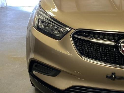 Photo 5 of 32 of 2019 Buick Encore Preferred