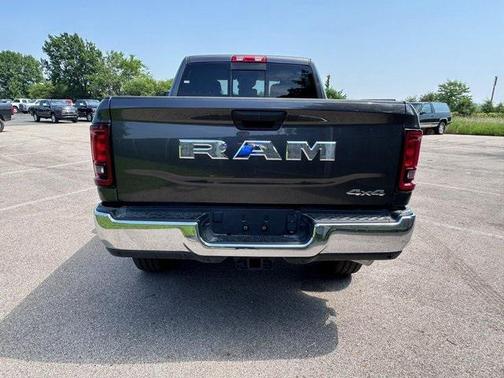 2025 RAM 2500 Tradesman Crew Cab 4x4 6'4' Box