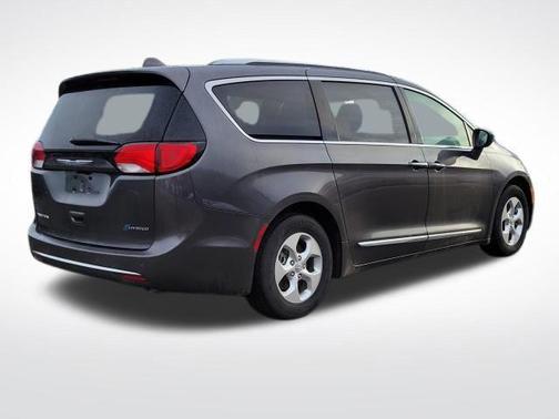 2018 Chrysler Pacifica Hybrid Touring L