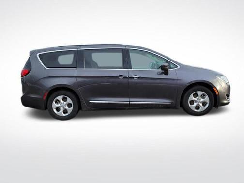 2018 Chrysler Pacifica Hybrid Touring L