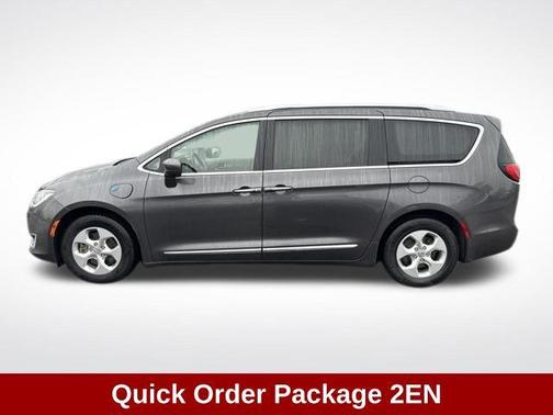 2018 Chrysler Pacifica Hybrid Touring L