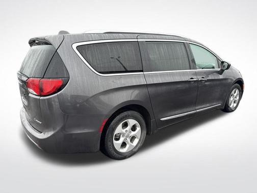 2018 Chrysler Pacifica Hybrid Touring L