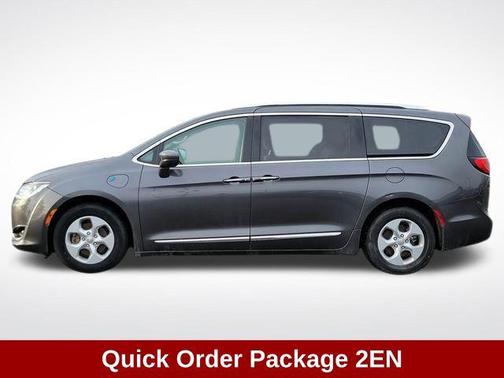 2018 Chrysler Pacifica Hybrid Touring L