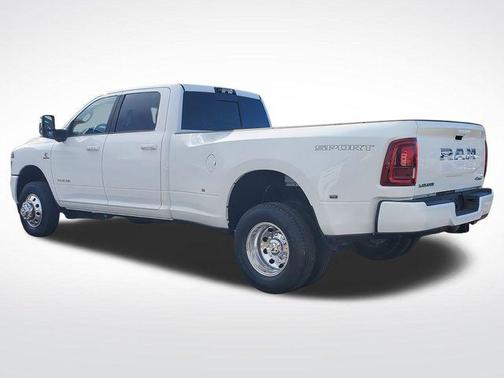 2025 RAM 3500 Laramie Crew Cab 4x4 8' Box