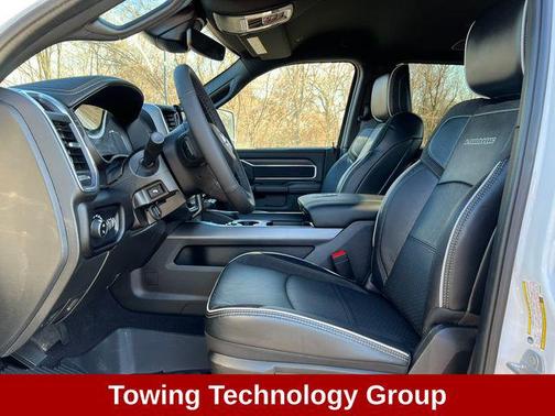 2025 RAM 3500 Laramie Crew Cab 4x4 8' Box