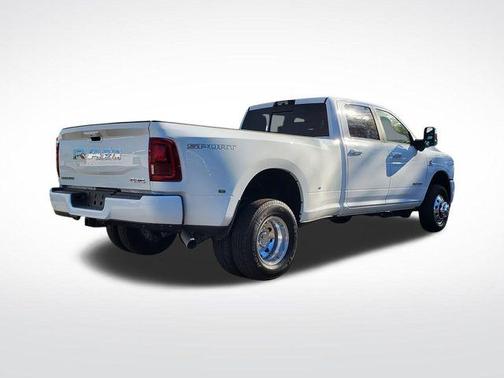 2025 RAM 3500 Laramie Crew Cab 4x4 8' Box
