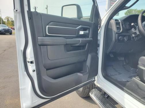 2025 RAM 2500 Big Horn Crew Cab 4x4 6'4' Box