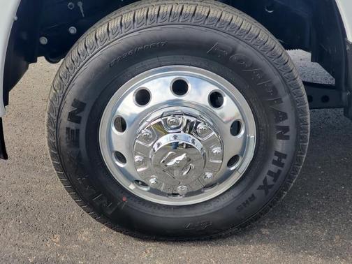 2025 RAM 3500 Laramie Crew Cab 4x4 8' Box