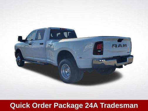 2025 RAM 3500 Tradesman Crew Cab 4x4 8' Box
