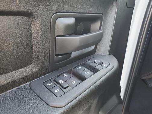 2025 RAM 3500 Tradesman Crew Cab 4x4 8' Box