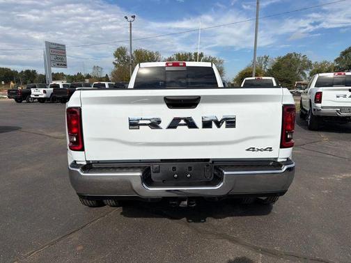 2025 RAM 3500 Tradesman Crew Cab 4x4 8' Box
