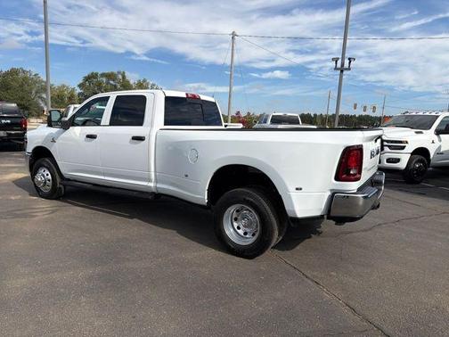 2025 RAM 3500 Tradesman Crew Cab 4x4 8' Box