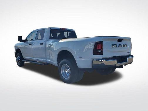 2025 RAM 3500 Tradesman Crew Cab 4x4 8' Box