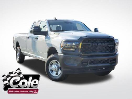 2024 RAM 3500 Tradesman Crew Cab 4x4 8' Box