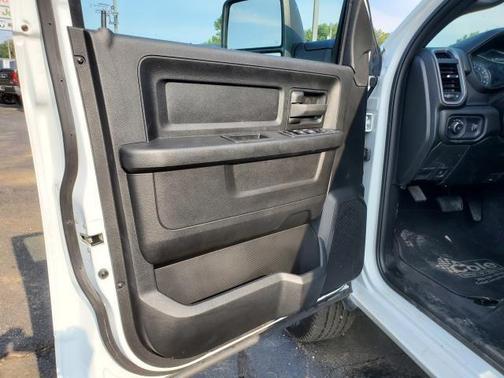 2024 RAM 3500 Tradesman Crew Cab 4x4 8' Box