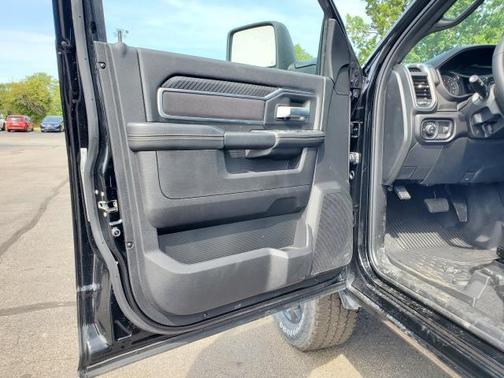 2025 RAM 2500 Big Horn Crew Cab 4x4 6'4' Box