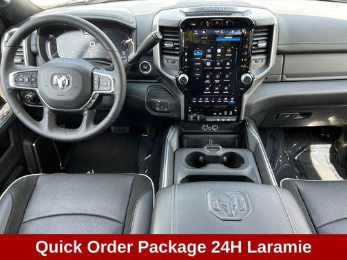 Diamond Black Crystal Pearlcoat 2025 RAM 3500 Laramie Crew Cab 4x4 6'4' Box
