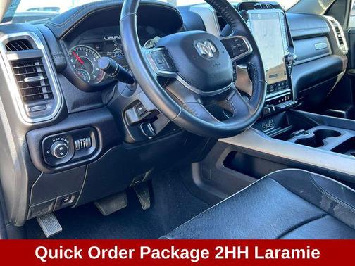 Diamond Black Crystal Pearlcoat 2023 RAM 3500 Laramie Crew Cab 4x4 6'4' Box