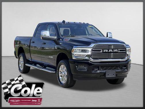 Diamond Black Crystal Pearlcoat 2023 RAM 3500 Laramie Crew Cab 4x4 6'4' Box