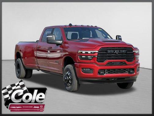 Molten Red Pearlcoat 2026 RAM 3500 Laramie Crew Cab 4x4 8' Box