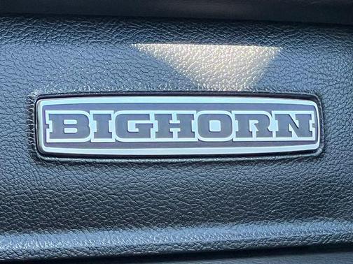 Diamond Black Crystal Pearlcoat 2019 RAM 1500 Big Horn