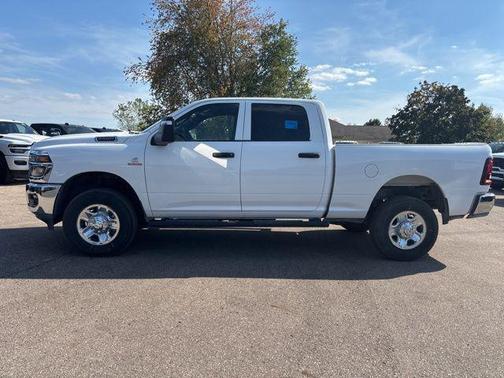 2025 RAM 2500 Tradesman Crew Cab 4x4 6'4' Box