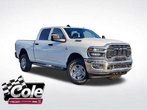 2025 RAM 2500 Tradesman Crew Cab 4x4 6'4' Box