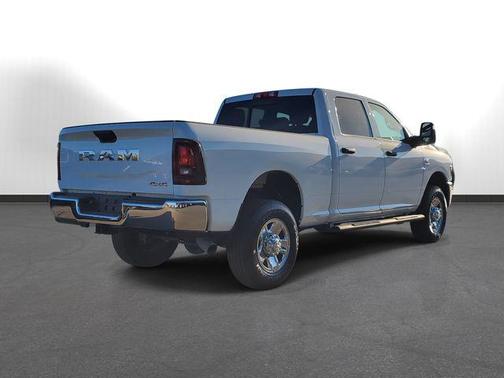 2025 RAM 2500 Tradesman Crew Cab 4x4 6'4' Box