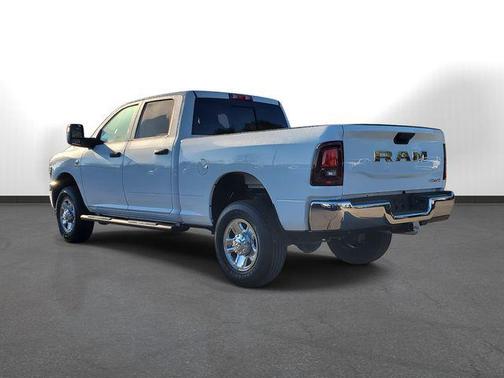 2025 RAM 2500 Tradesman Crew Cab 4x4 6'4' Box