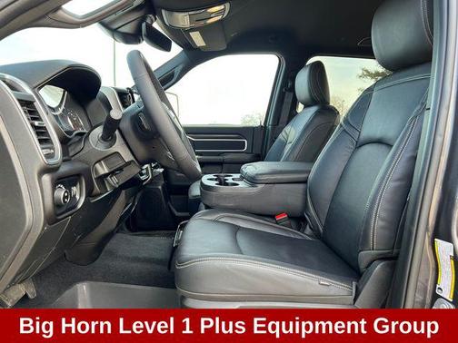 2025 RAM 3500 Big Horn Crew Cab 4x4 8' Box